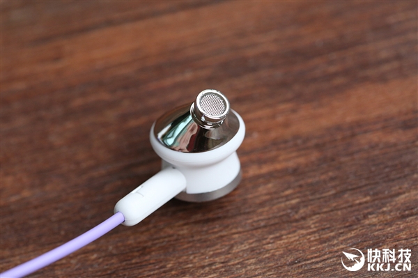 荣耀魔声耳机2宁静紫图赏：金标Hi-Res亮眼