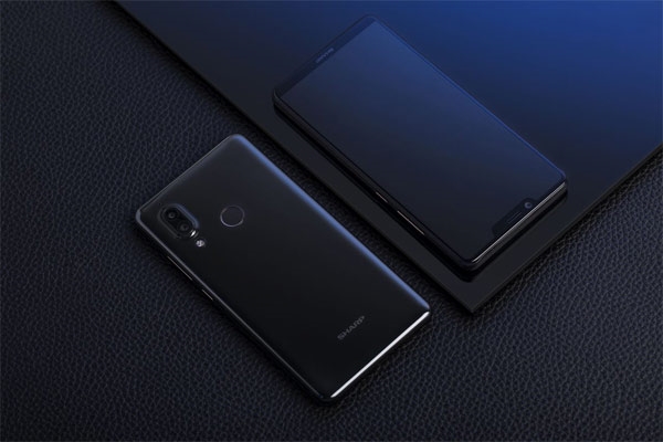 美人尖全面屏!夏普骁龙845旗舰曝光:正面指纹