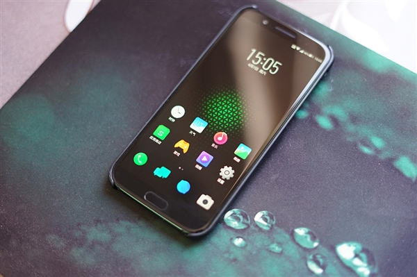 颜值出众！黑鲨游戏手机图赏：来感受下