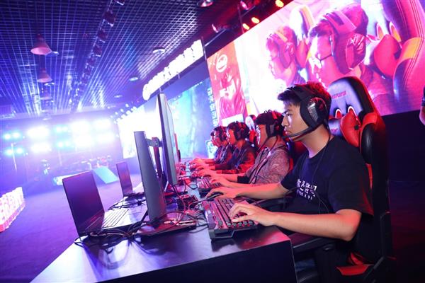 2018英特尔大师挑战赛携手华硕激战郑州