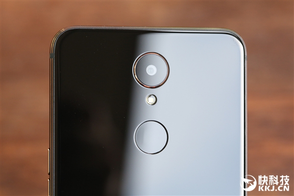 国美U7手机开箱图赏：最全生物识别加持