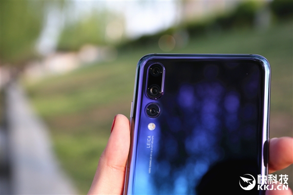 7000元！华为P20 Pro开箱图赏：渐变配色美呆了