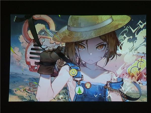 3.5小时续航！LG PH450超短焦投影仪体验评测：背包里的80英寸巨幕