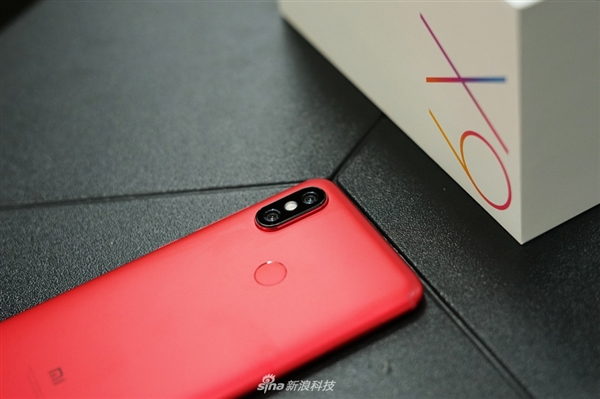 小米6X图赏：全金属机身手感大赞