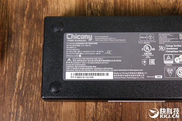 8代U+1060!雷神911M星耀版游戏本开箱图赏