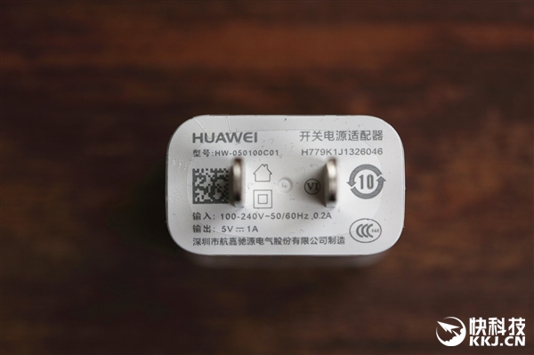 1099元！华为畅享8e开箱图赏：边框如此闪亮