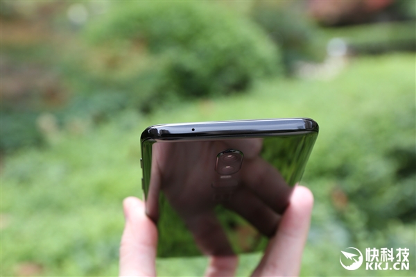 3199元起！一加6亮瓷黑开箱图赏：爱不释手