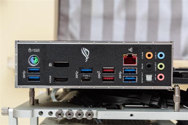 还买啥显卡？AMD锐龙2200G APU深度评测