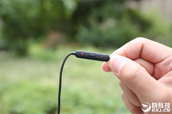 399元！一加云耳评测：充电10分钟播放5小时