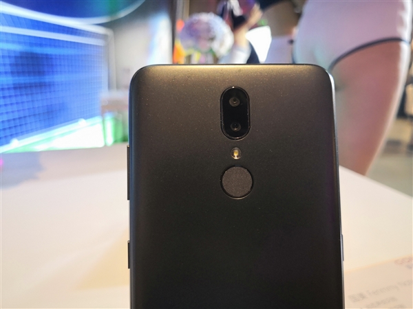 499元神性价！国美Fenmmy Note手机图赏