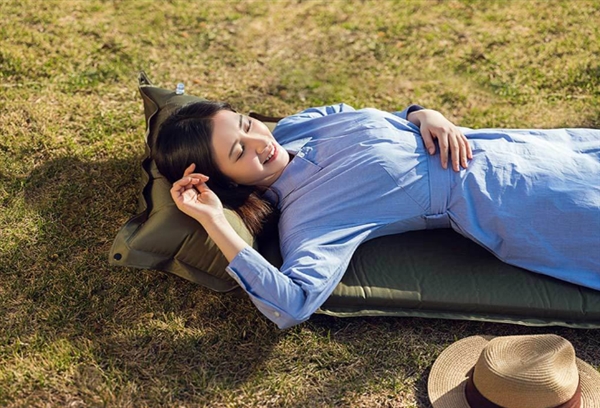 小米有品上架户外单人自动充气垫：19倍高弹海绵