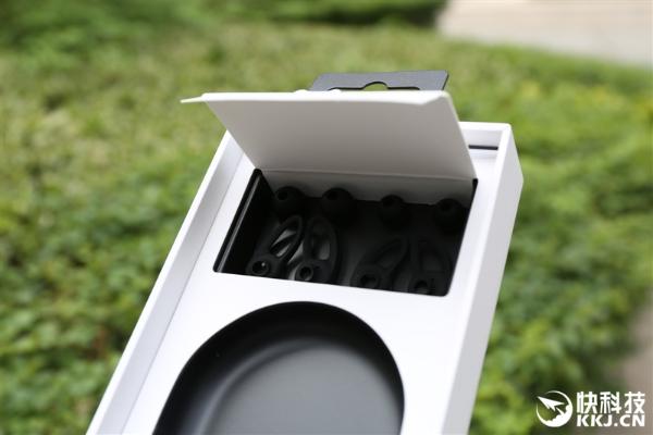 399元！一加云耳评测：充电10分钟播放5小时