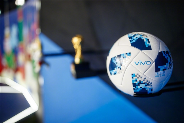 3698元！一图看懂vivo X21 FIFA世界杯非凡版：红蓝绝配