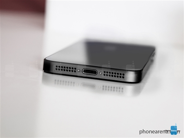 iPhone SE 2最新渲染外形曝光：刘海屏、iPhone 4式后背