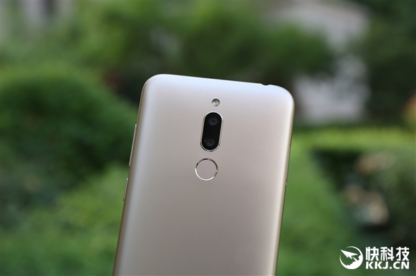 魅蓝6T香槟金开箱图赏:喜欢白色就选它