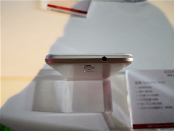 499元神性价！国美Fenmmy Note手机图赏