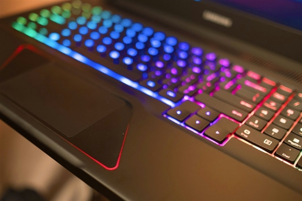 AMD移动高性能锐龙H系列首曝：杀入游戏本！