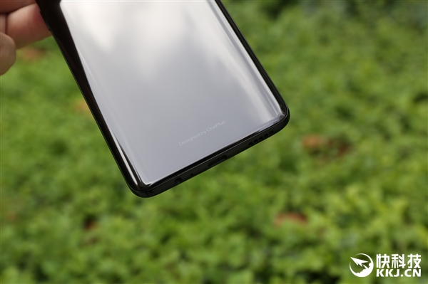 3199元起！一加6亮瓷黑开箱图赏：爱不释手