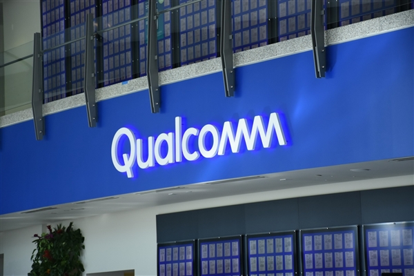 努比亚红魔游戏手机发售:配8G内存 2999元