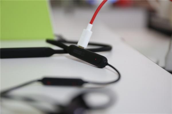 399元！一加云耳评测：充电10分钟播放5小时