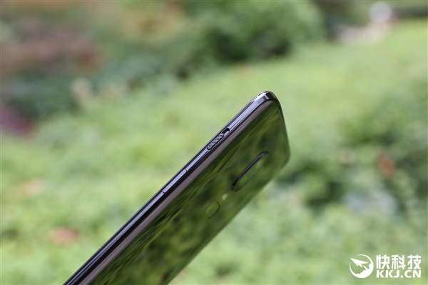 3199元起！一加6亮瓷黑开箱图赏：爱不释手