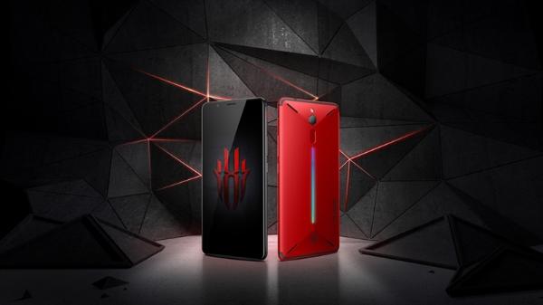骁龙835+8GB!红魔游戏手机评测:能打电话的游戏机