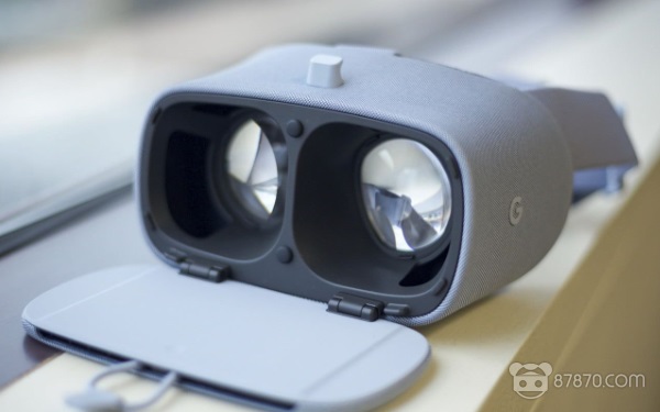 【8点7分】Lucid VR与RED合作开发新款180度3D相机 谷歌开发的OLED显示屏正式展出