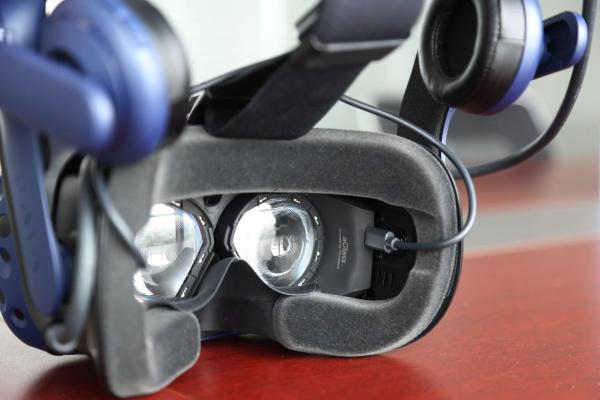 七鑫易维推出多个版本aGlass DK Ⅱ，适配HTC Vive Pro