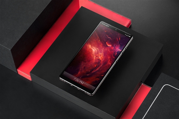 国产全面屏为啥都有下巴？罗永浩说……