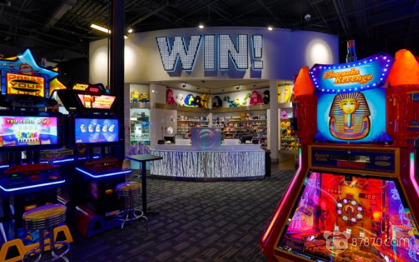 【8点7分】Dave&Buster将HTC Vive引入街机体验店 IPS集团推智能停车解决方案