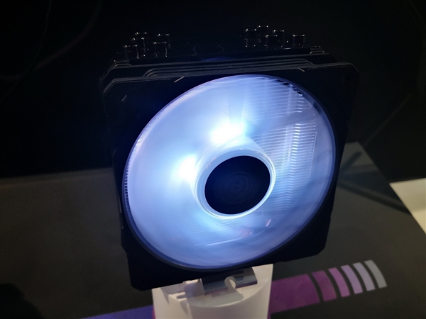 全球首创！酷冷至尊半导体水冷惊艳亮相