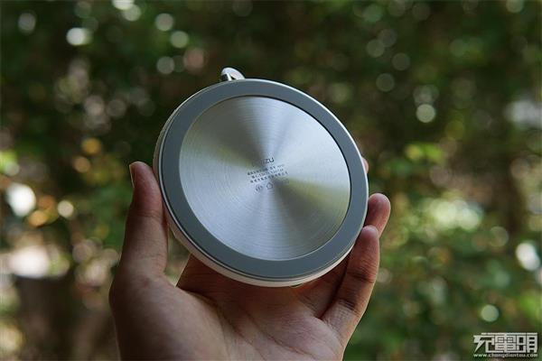 99元/10W快充 魅族无线充电器图赏