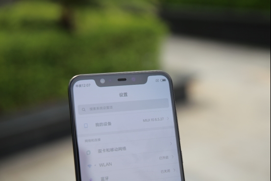 2018最强安卓旗舰!小米8首发评测:红外人脸识别+双频GPS定位
