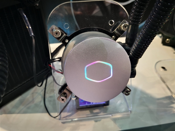 全球首创！酷冷至尊半导体水冷惊艳亮相