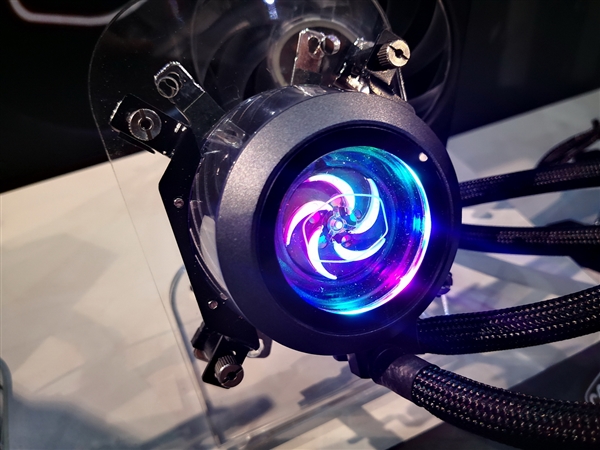 全球首创！酷冷至尊半导体水冷惊艳亮相