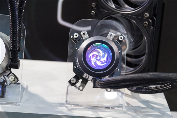 全球首创！酷冷至尊半导体水冷惊艳亮相