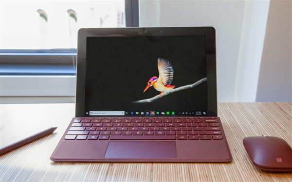 明天发？新Surface Go真机偷跑：10寸/USB-C、399美元起
