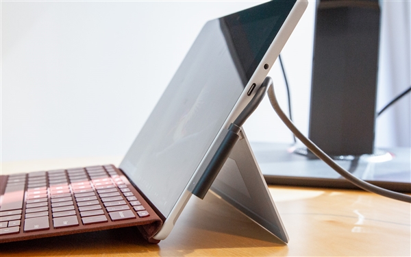 明天发？新Surface Go真机偷跑：10寸/USB-C、399美元起