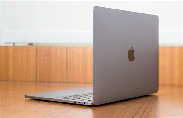 新MacBook Pro发布：搭载Intel第八代处理器 14188元起