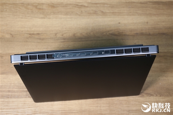 小米游戏本八代增强版首发开箱：6699元买不买？