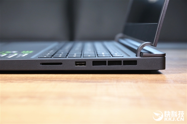 小米游戏本八代增强版首发开箱：6699元买不买？