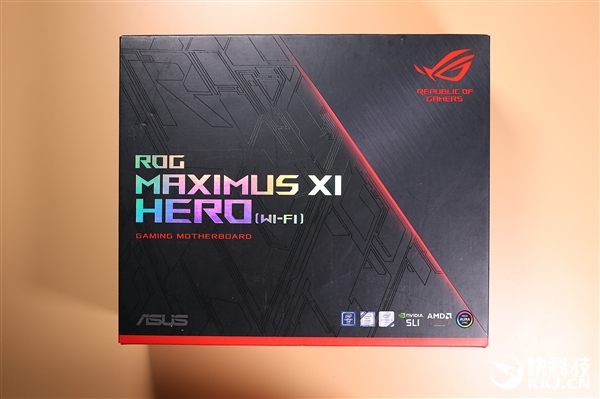 3499元 华硕ROG Maximus XI Hero（Wi-Fi）主板图赏