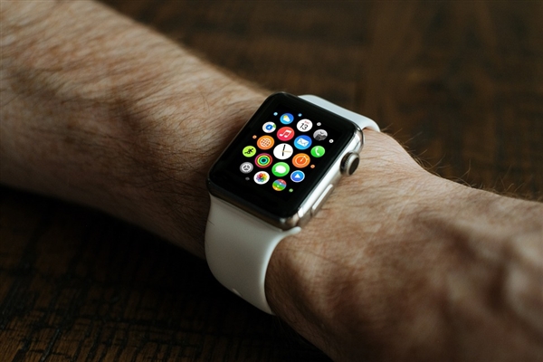 苹果总设计师：Apple Watch重要性不输iPhone