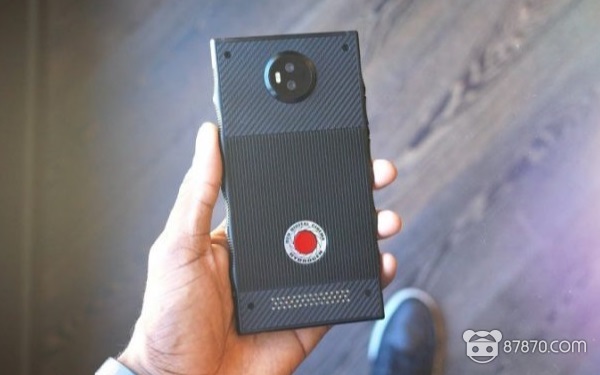 价格媲美iPhone Xs！来看外媒如何评价全球首款全息手机——RED Hydrogen One？