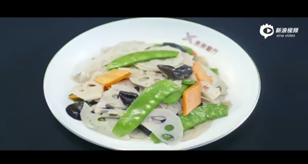 京东X未来餐厅正式开业：“大厨”机器人会做40多道菜