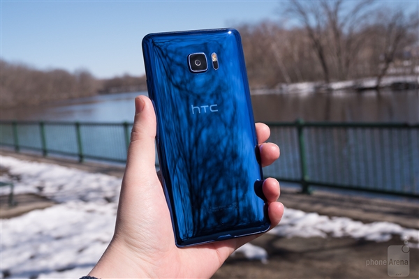 HTC公布第三季度营收：毛利率有所增长 整体依然亏损