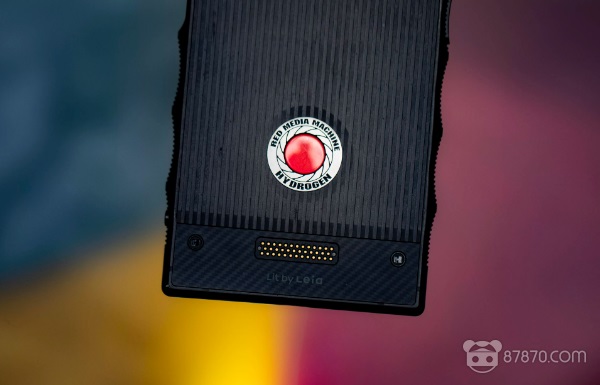 价格媲美iPhone Xs！来看外媒如何评价全球首款全息手机——RED Hydrogen One？
