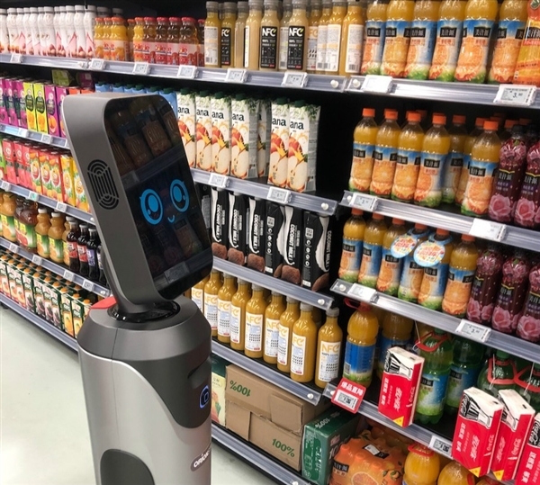 猎豹移动研发 机器人导购豹小秘上岗北京超市