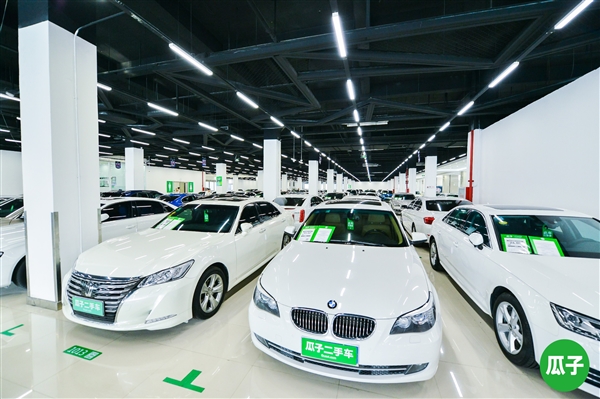 瓜子二手车严选直卖店落地郑州:媲美Apple Store