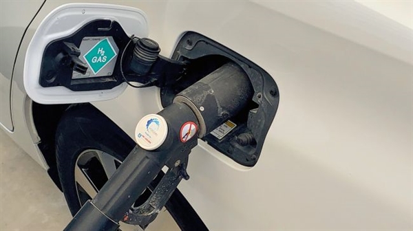 氢燃料电池车：丰田决不放弃！